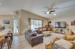 Mountain Getaway with Hot Tub 4 Mi to Cle Elum Lake!